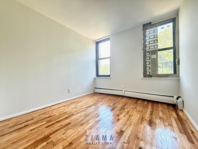 Foto del edificio - 152 Parkside Ave