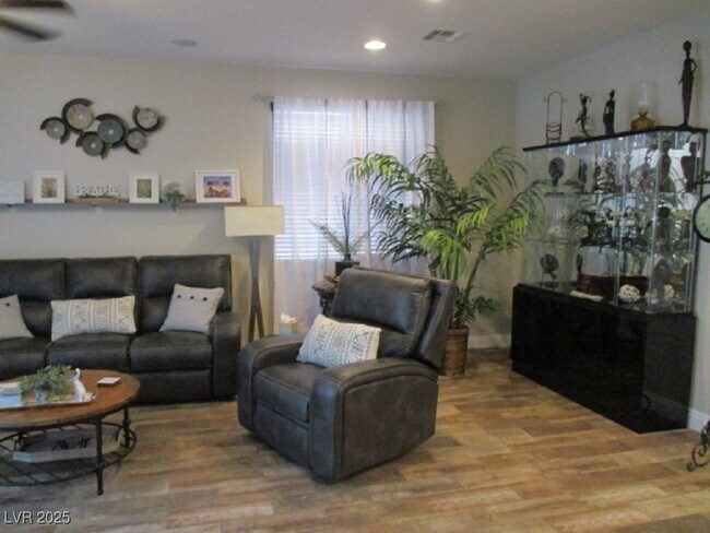 Foto del edificio - 3925 Jamison Park Ln