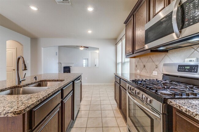 Foto del edificio - 5244 Canfield Ln