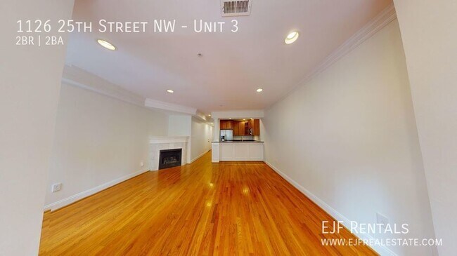 Building Photo - AMAZING Location 2 Bedroom/2 Bathroom W/Of...