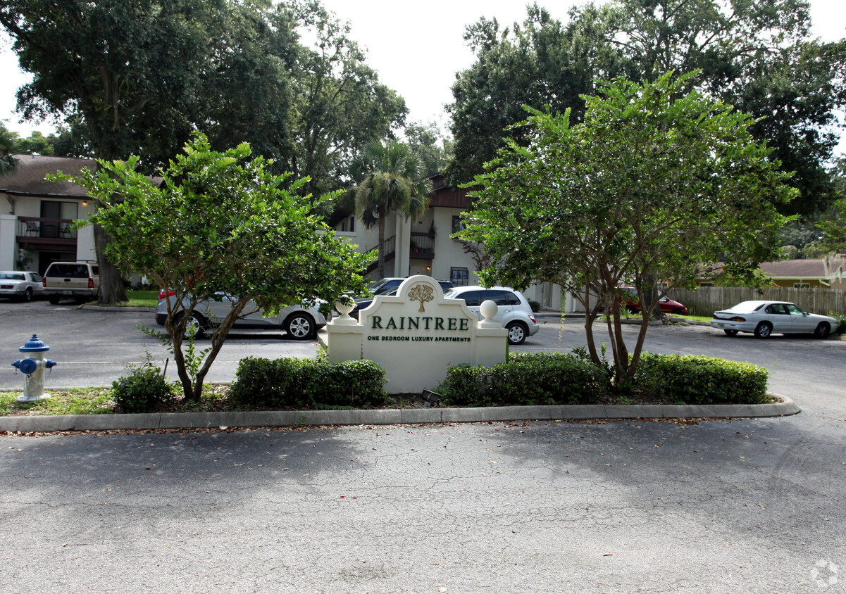 Raintree Apartaments - Raintree Apartments