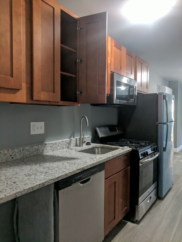 Primary Photo - 726 31st St SE