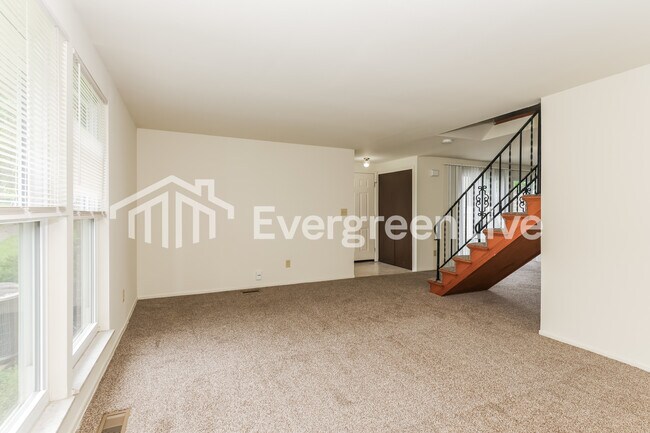 Foto del edificio - 5676 Troy Villa Blvd