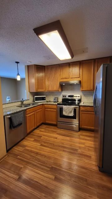 Primary Photo - Updated 3 bedroom townhome conveniently lo...