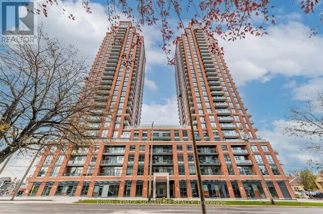 Photo du bâtiment - 3270 Sheppard Ave E