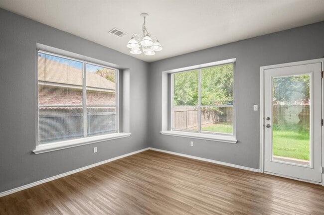 Foto del edificio - 706 Johnny Bench