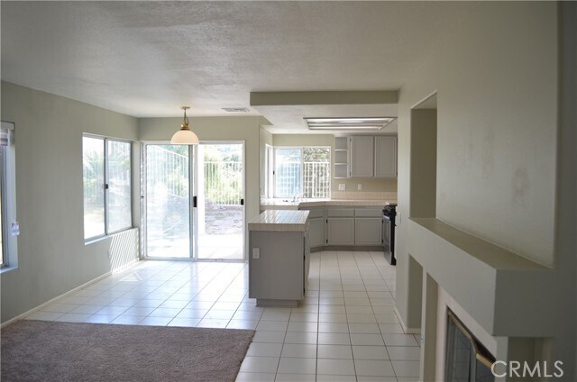Foto del edificio - 323 S Larkwood St