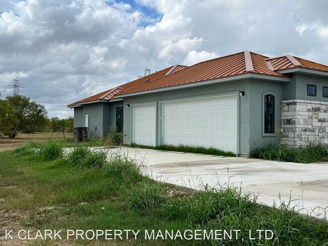 Foto del edificio - 4 br, 3.5 bath House - 13125 STUART RD