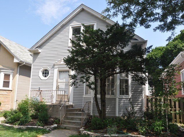 Primary Photo - 3911 N Oak Park Ave