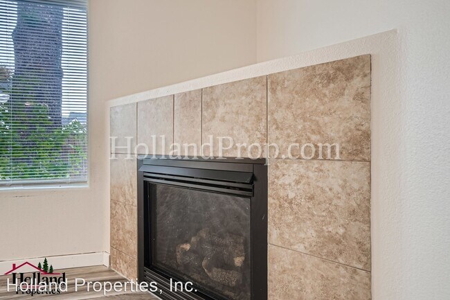 Building Photo - 4 br, 2.5 bath House - 868 N 20th Way