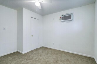 Building Photo - 3823 Lydia St