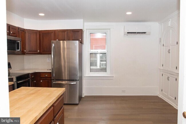 Foto del edificio - 2928 Lincoln Hwy E