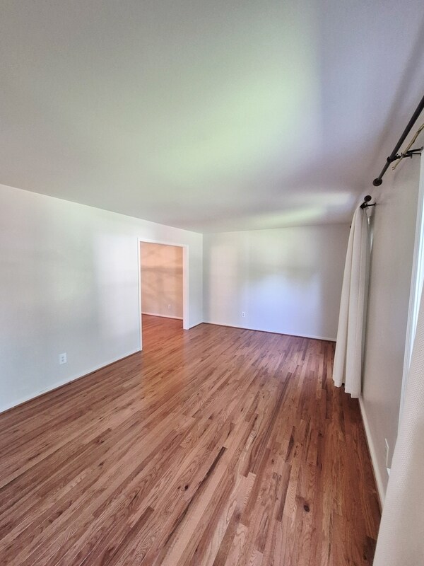 Foto del edificio - 9019 Double Tree Ln