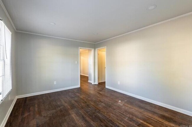 Foto del edificio - 3615 W Capitol Ave