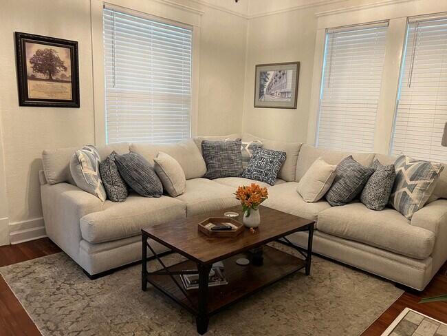 Foto del edificio - 1117 E 48th St