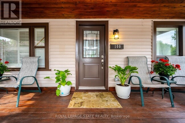 Building Photo - 100 Munn St