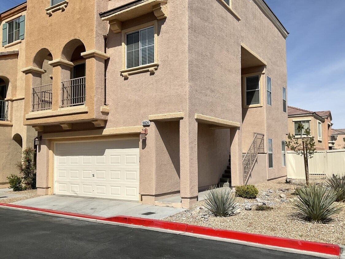 Primary Photo - 10624 Calf Creek Ct