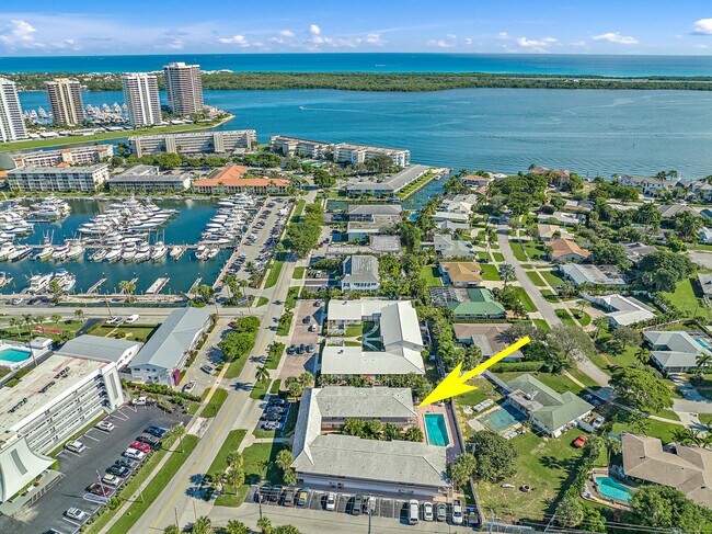 Foto del edificio - 148 Yacht Club Dr