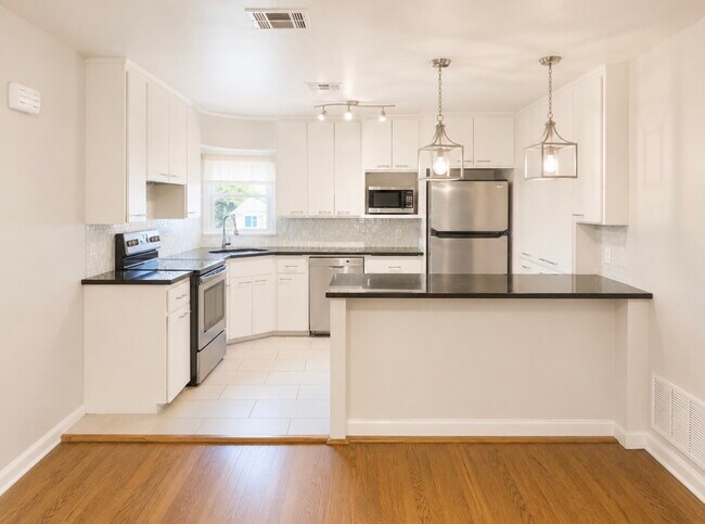 Foto del edificio - 4713 N Harvey Pkwy