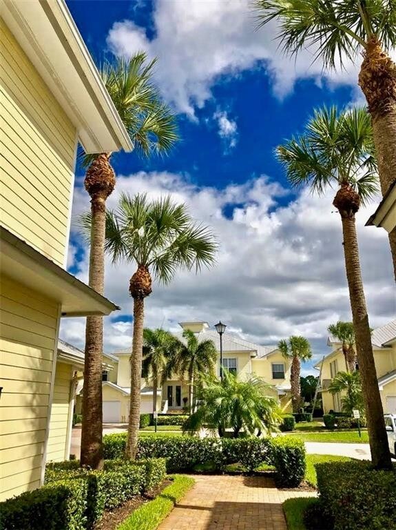 Building Photo - 3460 SW Sawgrass Villas Dr