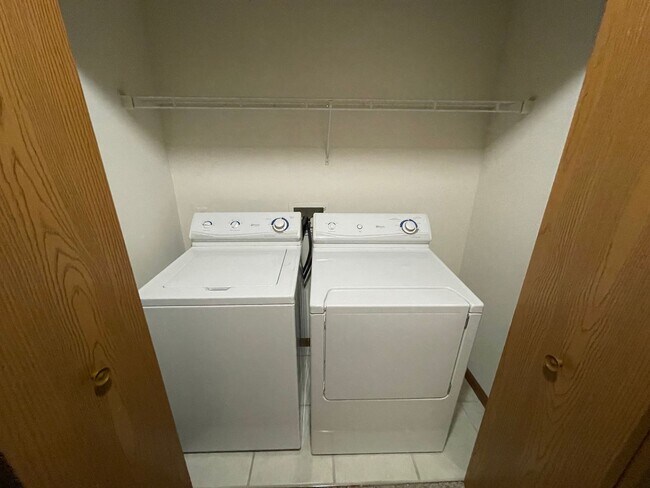 Foto del edificio - 2 Bedroom, 2 Bath Duplex In Lindberg Village