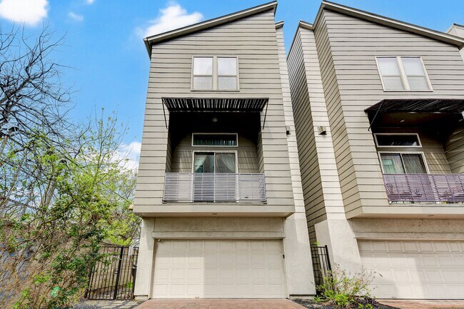 Building Photo - 3 Bedroom single family home