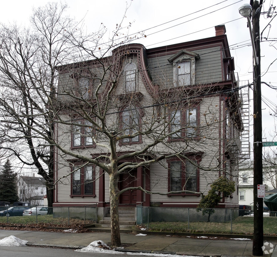 Building Photo - 25 Parade St