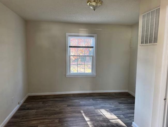 Building Photo - 96 Dahlgren Ave