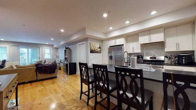 Foto del edificio - 339 W Broadway