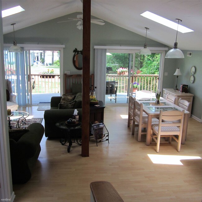 Foto del edificio - 11086 Ferry Creek Ave