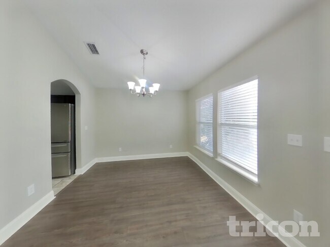 Building Photo - 2268 Eisner Dr