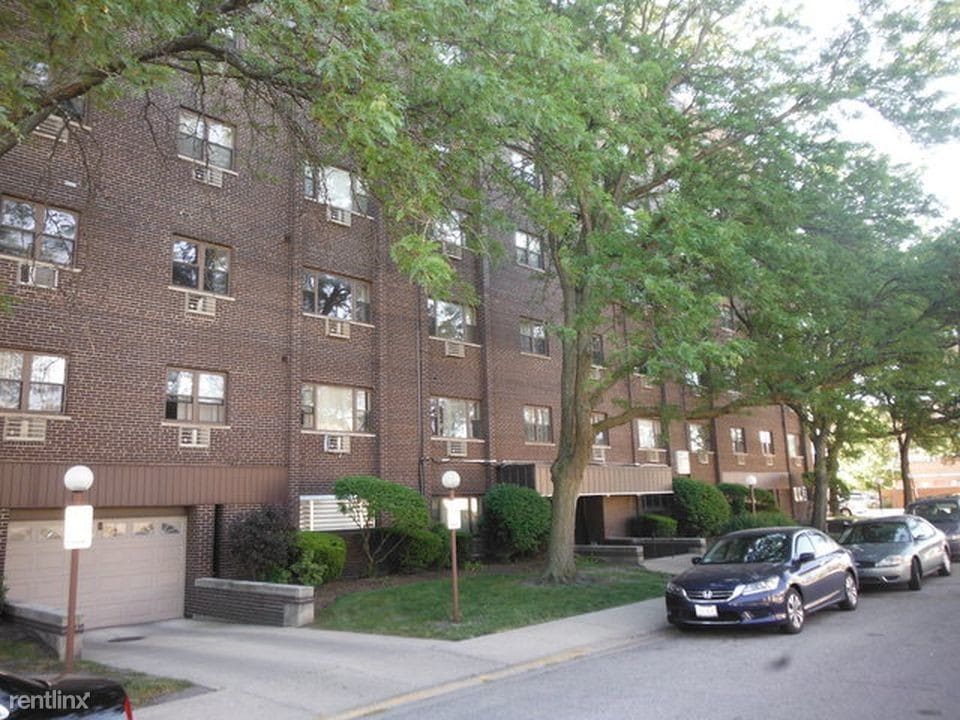 Primary Photo - 4600 N Cumberland Ave