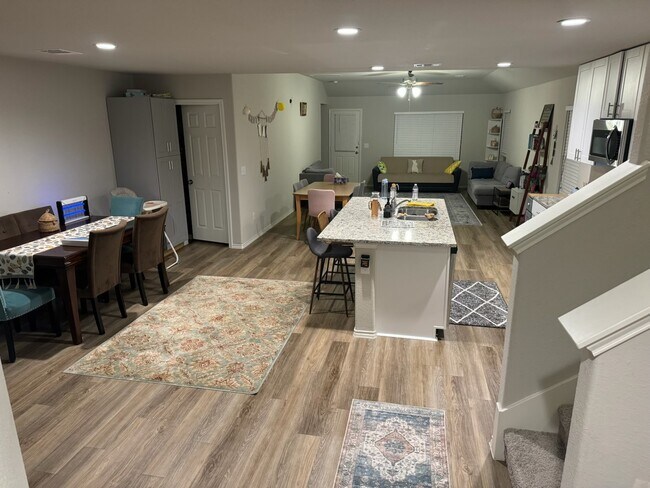 Foto del edificio - 4310 Stuebner Hl Dr