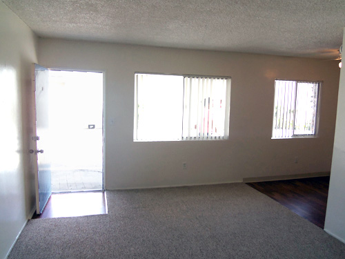 Building Photo - 14800 Chadron Ave