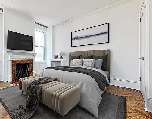 Building Photo - 26 E 91st St