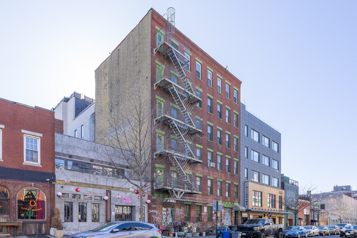 Foto principal - 140 Metropolitan Ave