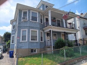 Building Photo - 36 Bigelow St