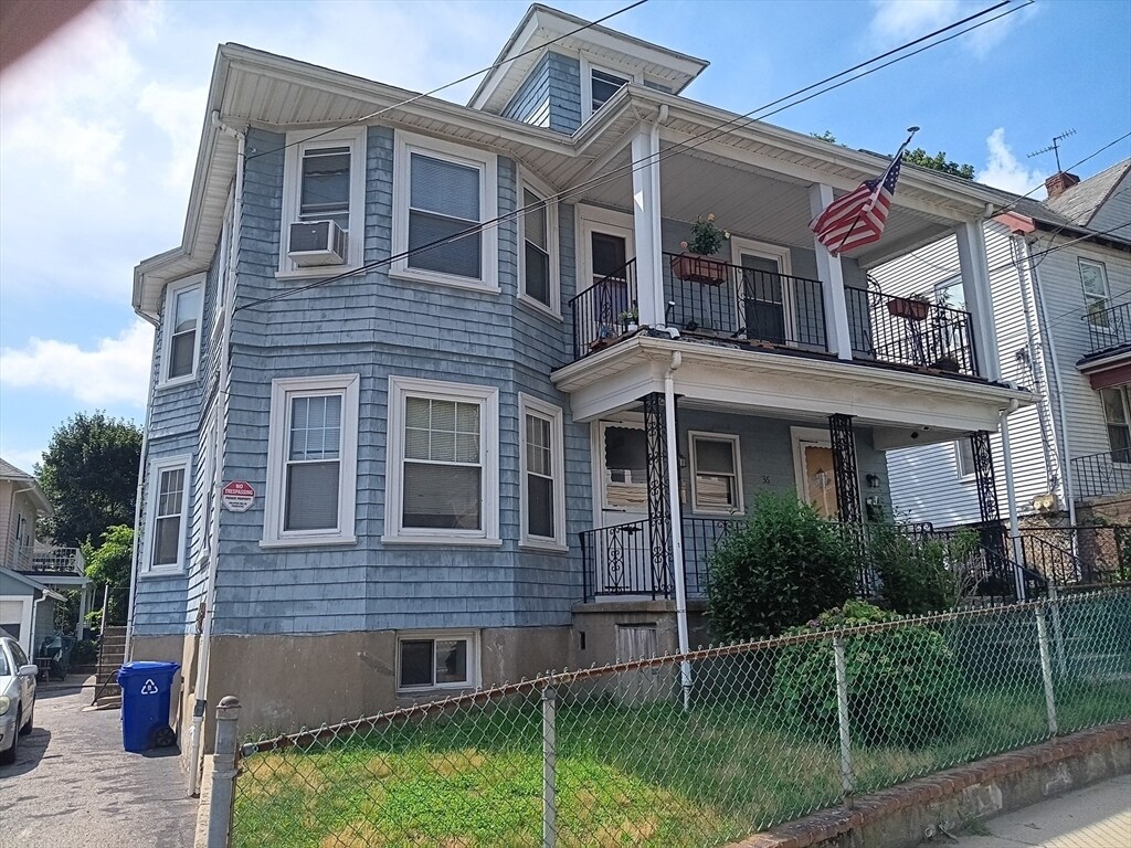 Primary Photo - 36 Bigelow St