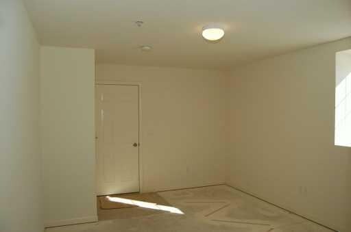 Building Photo - 210 W Oakbrook Dr