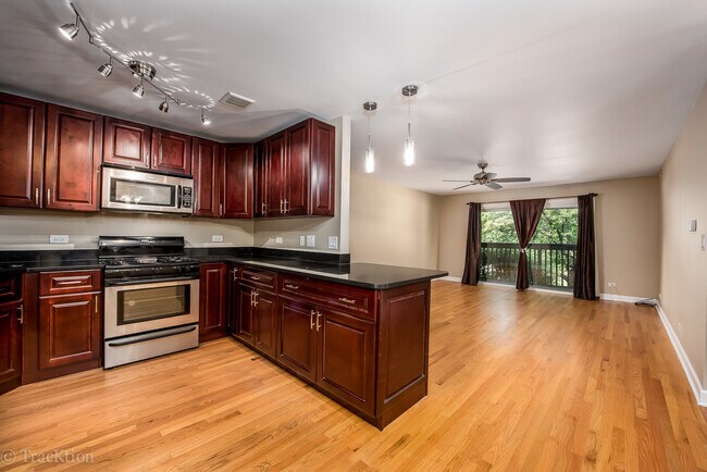 Building Photo - 10S771 Clarendon Hills Rd