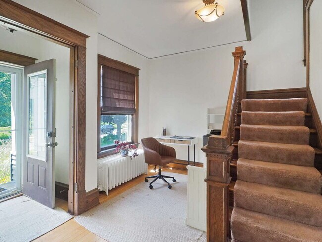 Foto del edificio - Charming 3 bedroom home in Uptown. Pets Welcome!