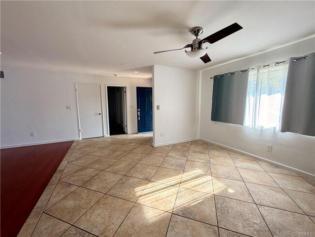 Foto del edificio - 13416 Glenoaks Blvd