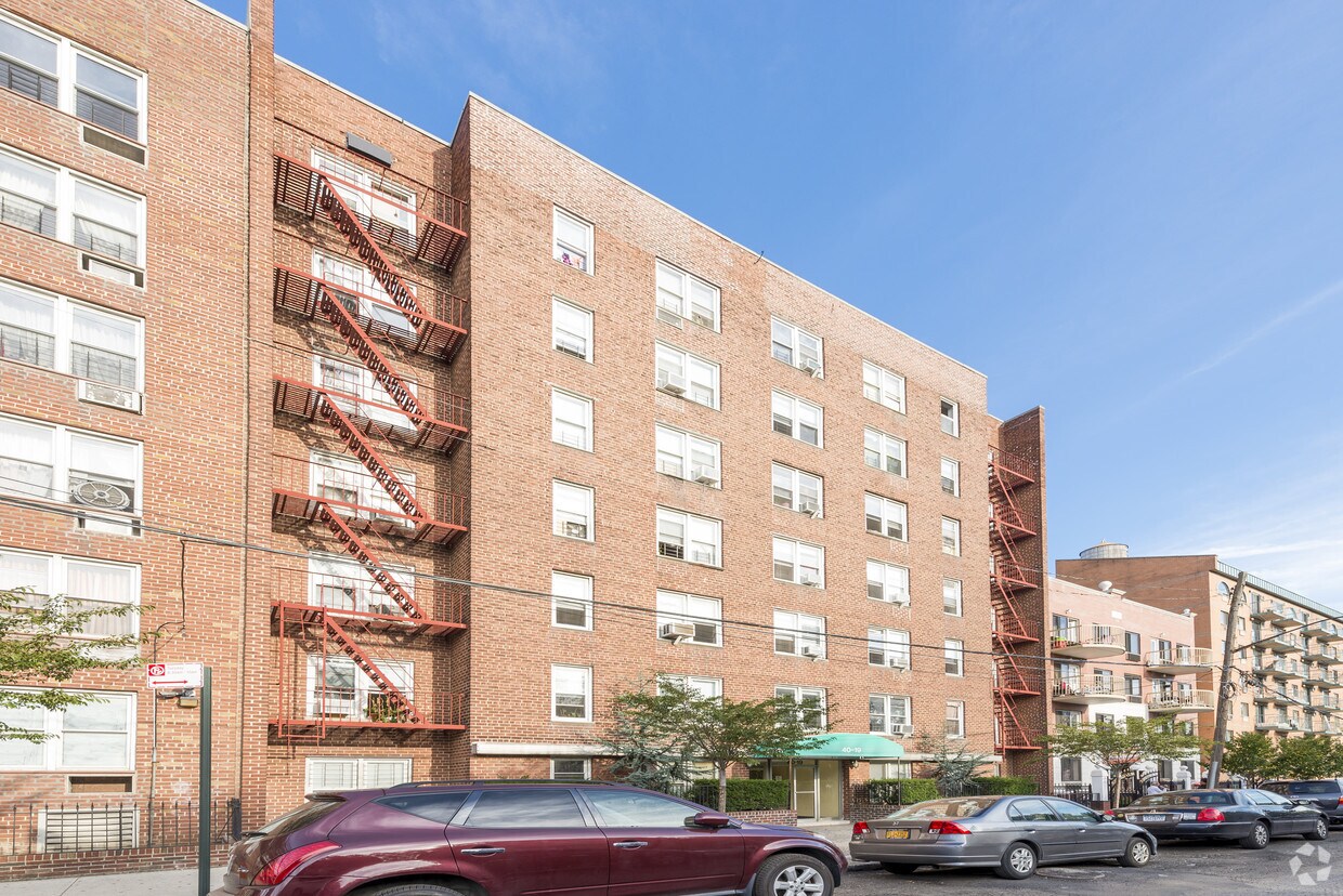 Foto principal - 4019 72nd St