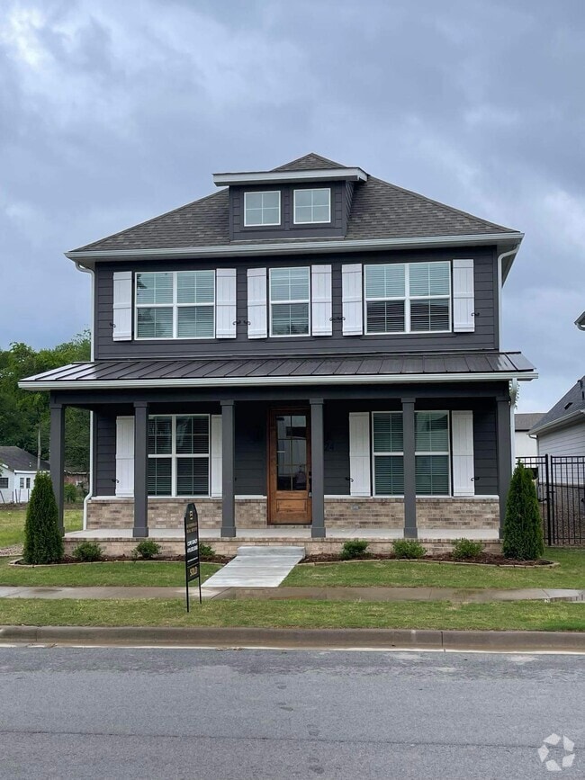 Building Photo - 324 Gardens Ln