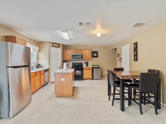 Foto del edificio - 5143 Roth Forest Ln