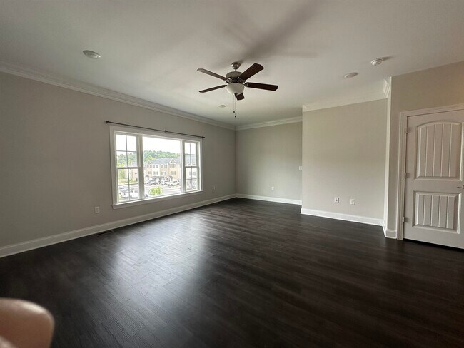 Building Photo - 1200 Bluemoon Dr