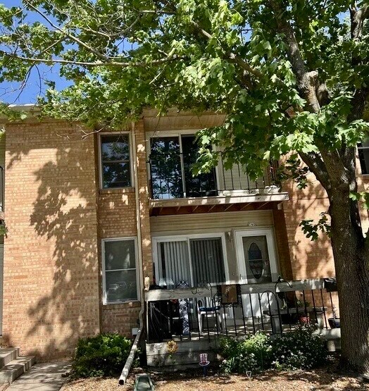 Primary Photo - 740 W 10th Ave