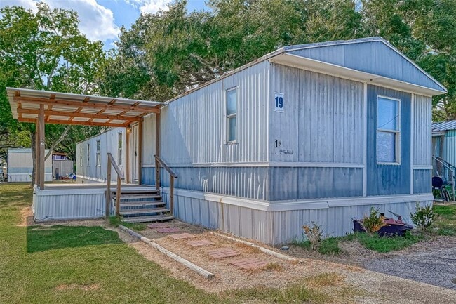 Building Photo - 321 Wheeler Dr