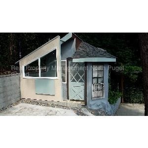 Building Photo - A Wonderful Split Level Home Available Now !!