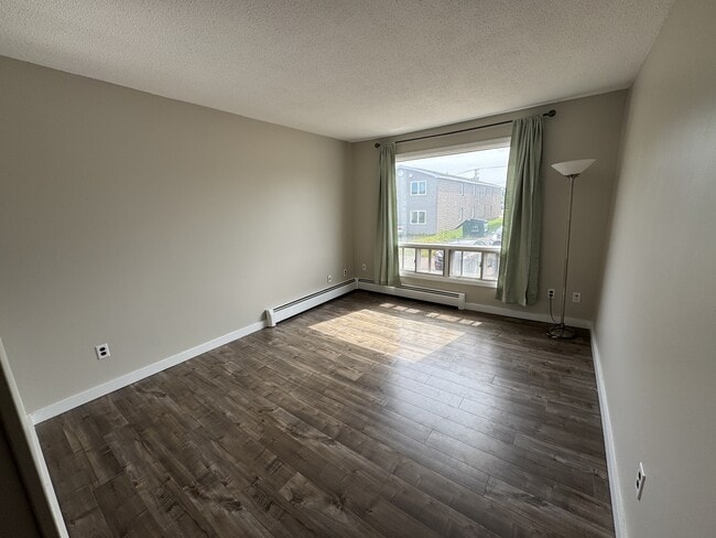 Building Photo - 17 Joyce Ave